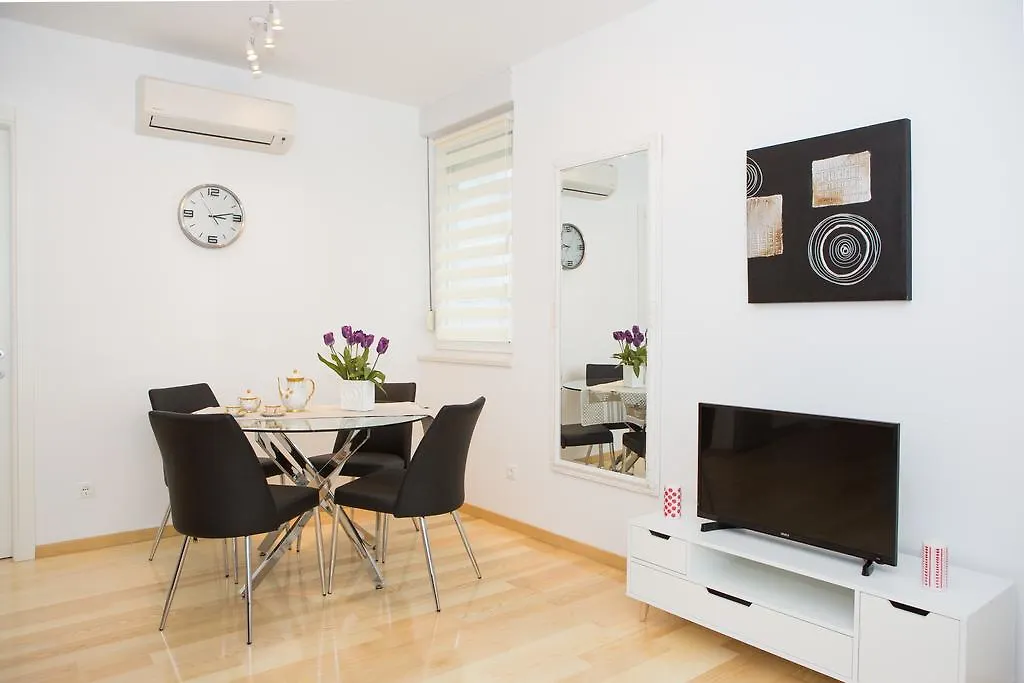 Iris Luxury Apartment Split