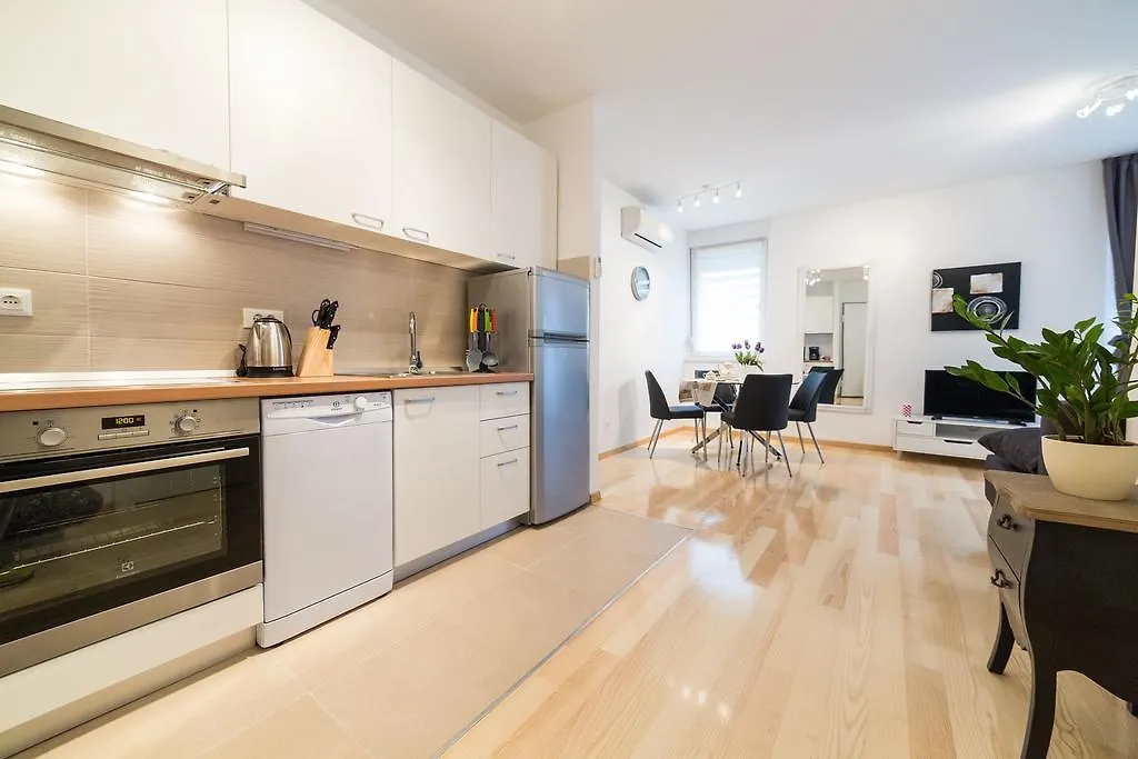 Iris Luxury Apartment Split