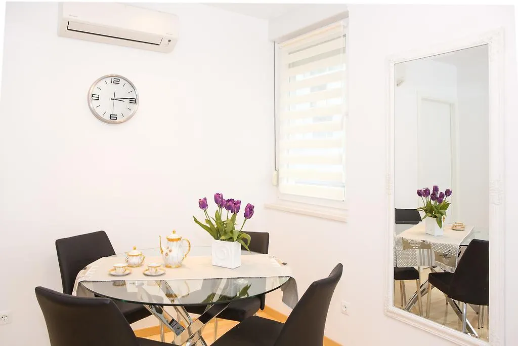Iris Luxury Apartment Split 0*,  Kroatië
